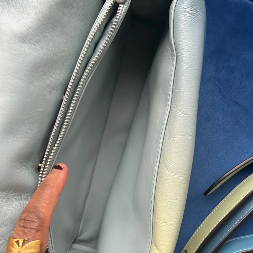 Coach Pillow Tabby Ombre 26 - Picture 6 of 11